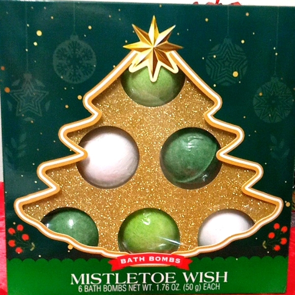NWT🎁FREE GIFT INCLUDED 🎁 NIB Mistletoe Wish Bath Bombs - Picture 7 of 11